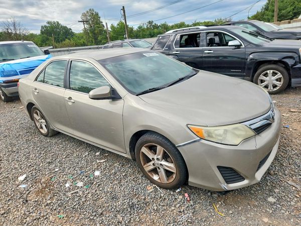 2013 TOYOTA CAMRY — Passenger 3/4
