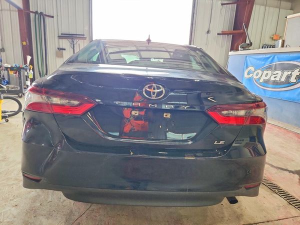 2021 TOYOTA CAMRY LE — DIRR