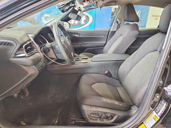 2021 TOYOTA CAMRY LE — DENT