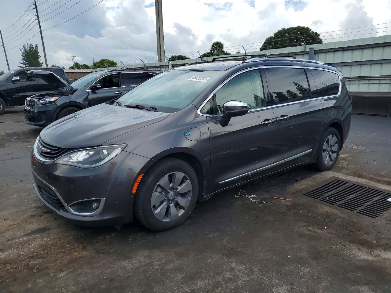 2018 CHRYSLER PACIFICA Limited