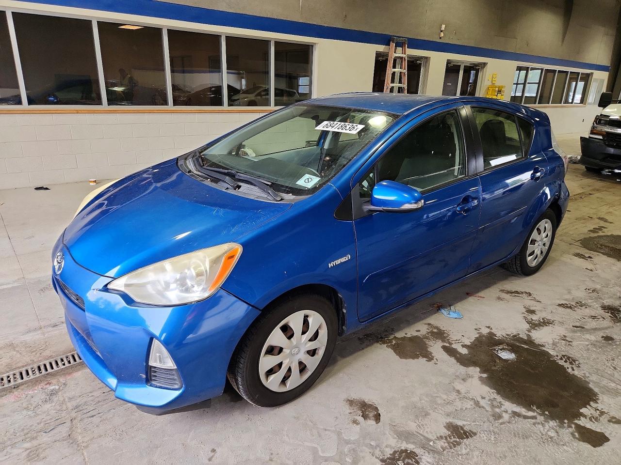 2012 TOYOTA PRIUS — Front 3/4