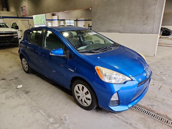 2012 TOYOTA PRIUS — Passenger 3/4