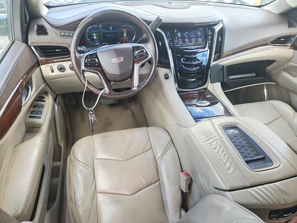 2017 CADILLAC ESCALADE