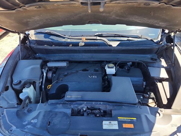 2013 INFINITI JX35 — Engine bay