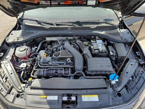 2025 VOLKSWAGEN JETTA SE — Engine bay