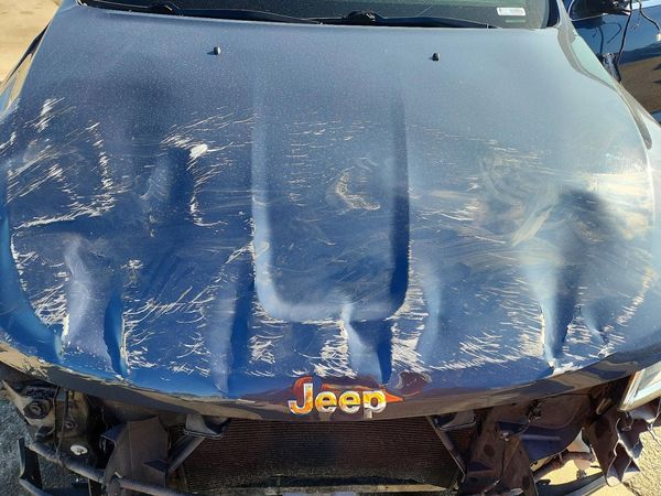2019 JEEP CHEROKEE Limited — Engine bay