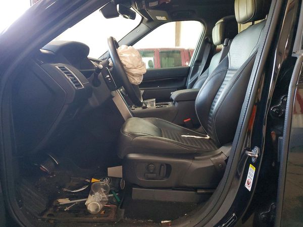 2023 LAND ROVER DISCOVERY S R-Dynamic — DENT