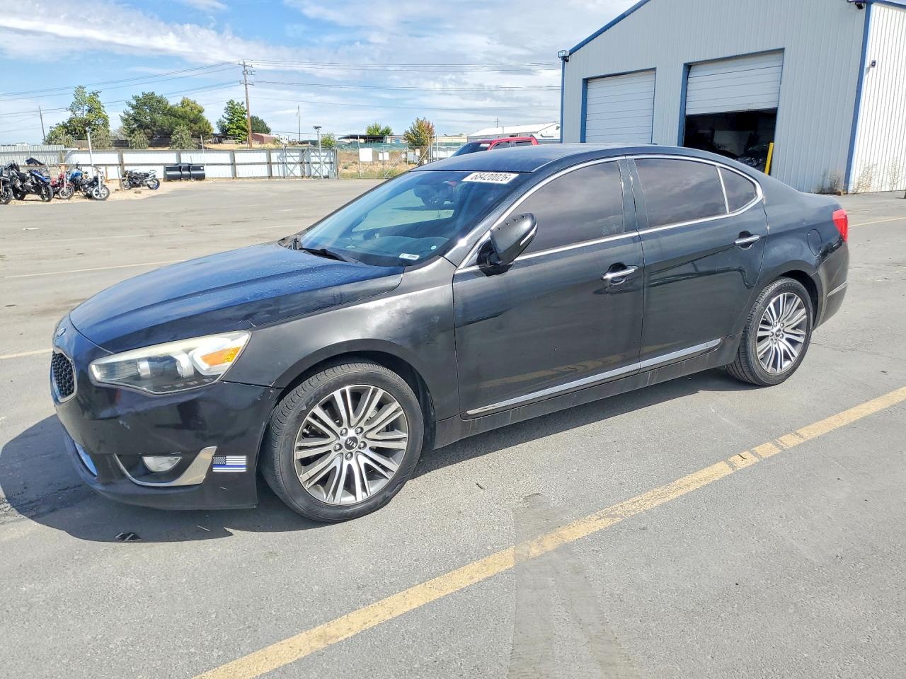 2016 KIA CADENZA Luxury — Front 3/4