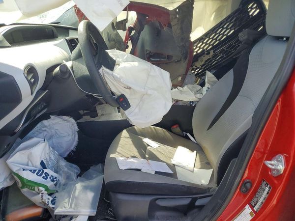 2022 TOYOTA PRIUS — DENT
