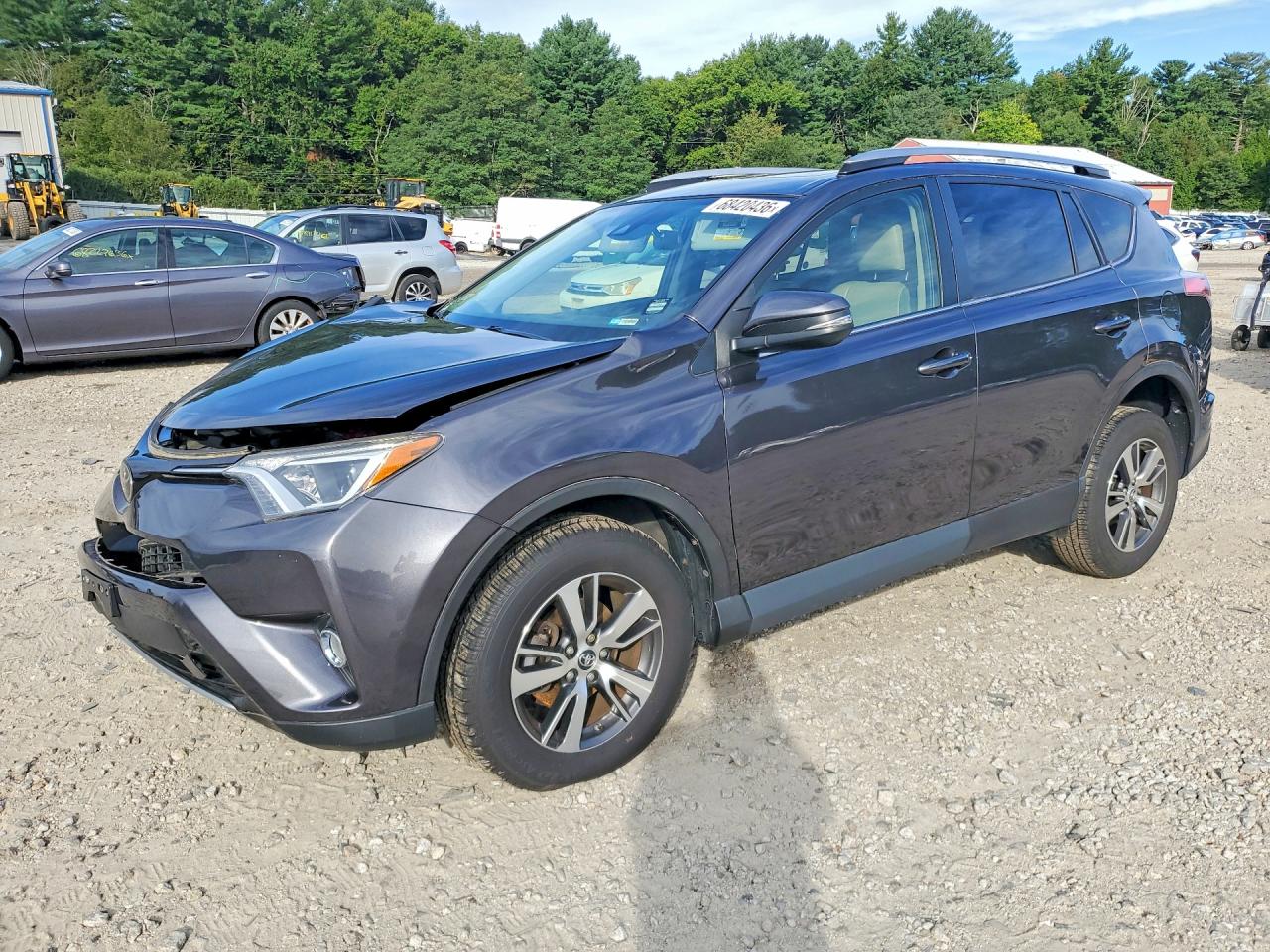 2018 TOYOTA RAV4 Adventure/XLE — Front 3/4