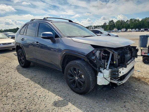2022 TOYOTA RAV4 SE