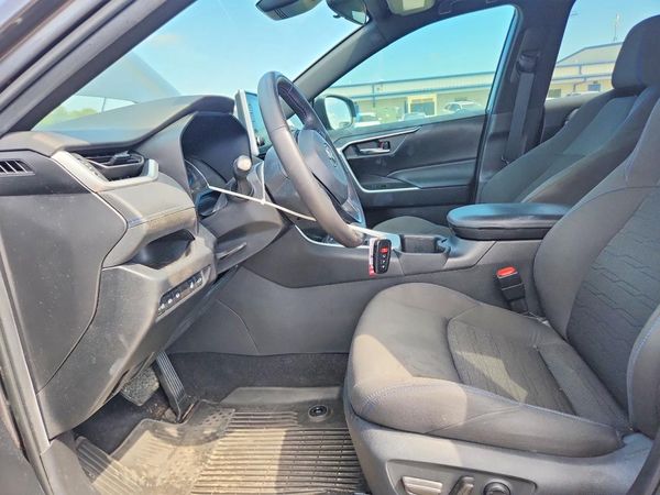 2022 TOYOTA RAV4 SE