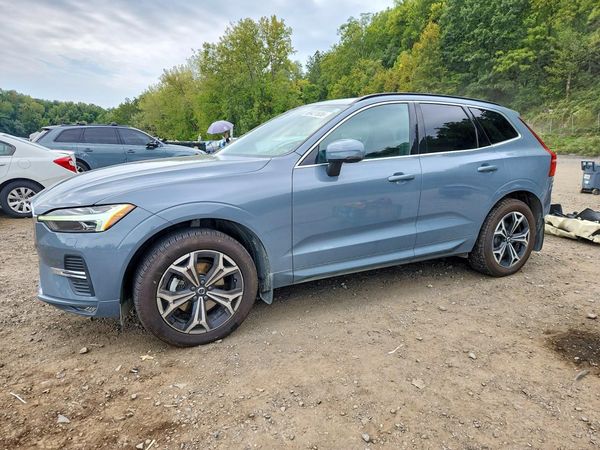 2022 VOLVO XC60