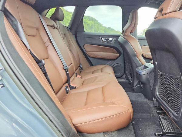 2022 VOLVO XC60 Momentum (excl S60)