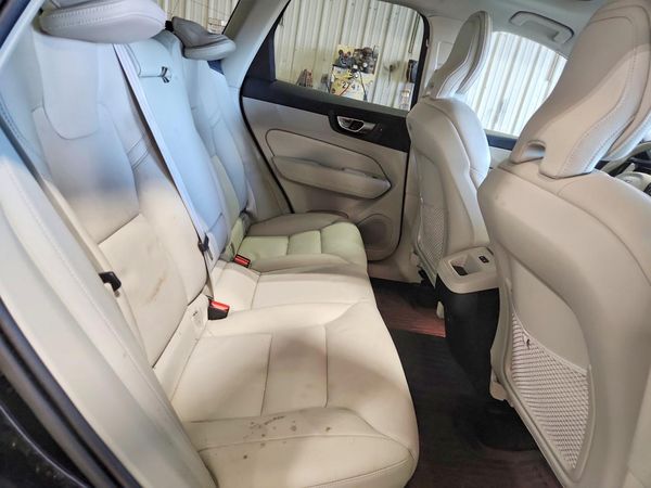 2023 VOLVO XC60 Plus Bright