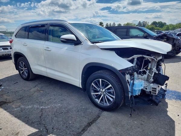 2017 TOYOTA HIGHLANDER SE/XLE