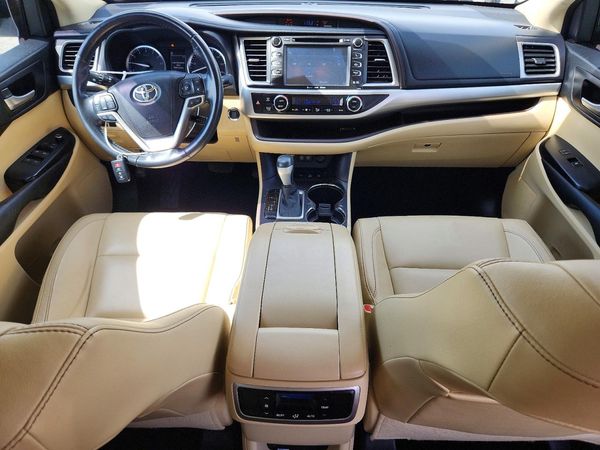 2017 TOYOTA HIGHLANDER SE/XLE