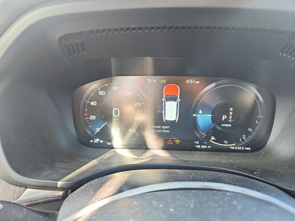 2021 VOLVO XC60 Momentum — ODOM