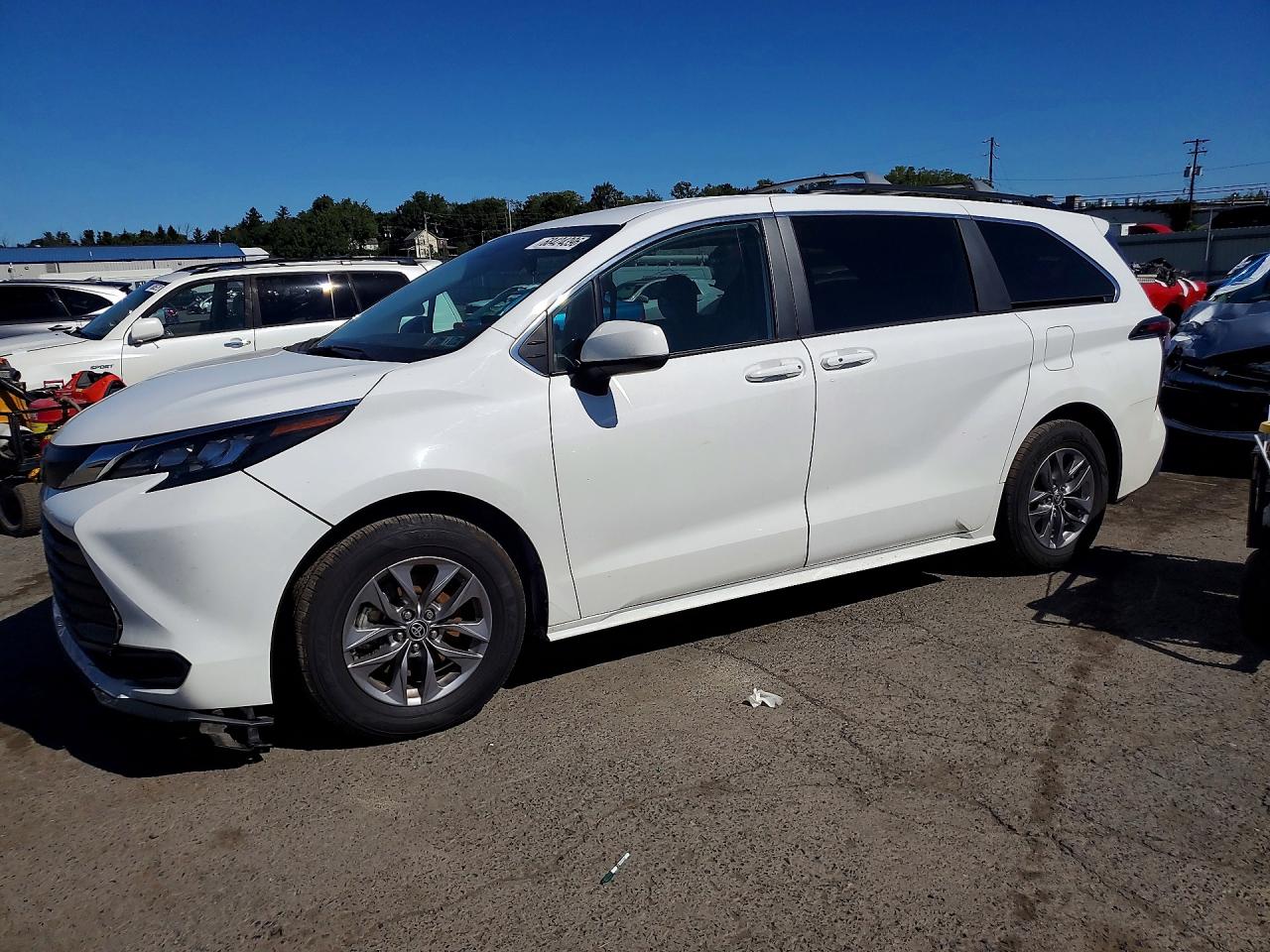 2025 TOYOTA SIENNA LE