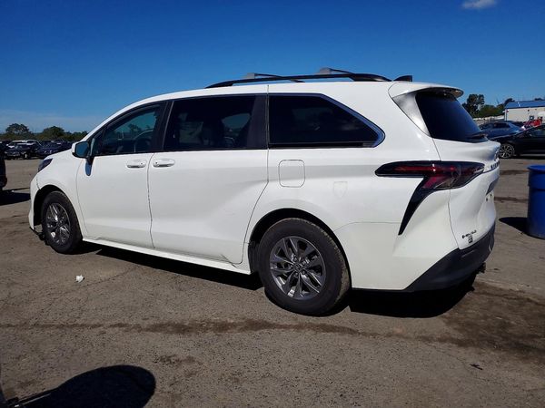 2025 TOYOTA SIENNA LE