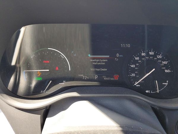 2025 TOYOTA SIENNA LE