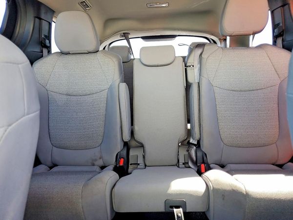 2025 TOYOTA SIENNA LE