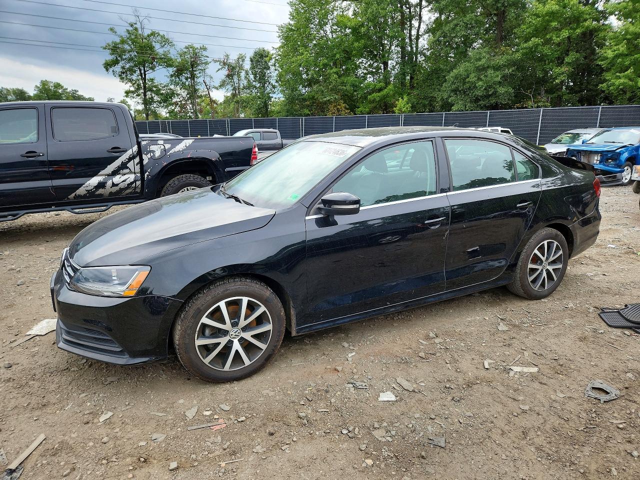 2017 VOLKSWAGEN JETTA SE — Front 3/4