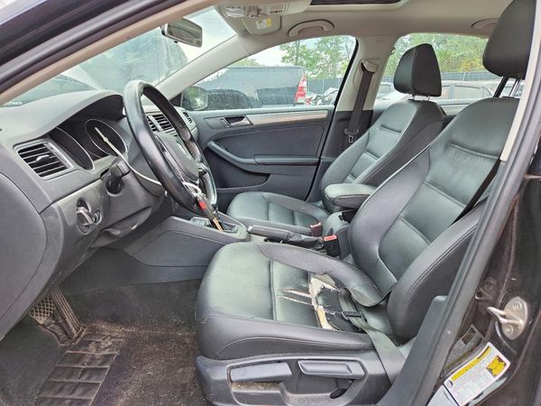 2017 VOLKSWAGEN JETTA SE — DENT