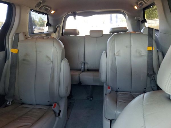 2013 TOYOTA SIENNA