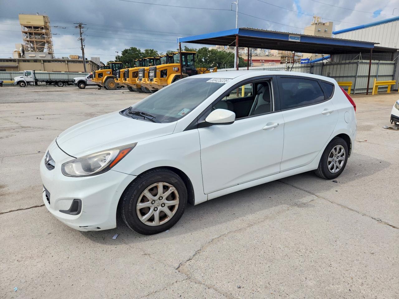 2014 HYUNDAI ACCENT 5DR GS / 4DR GLS — Front 3/4