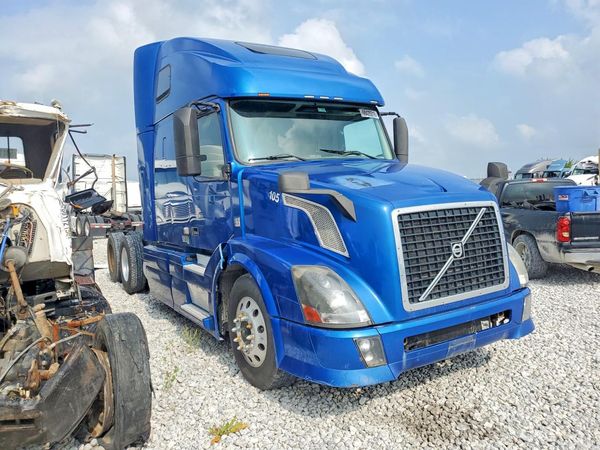 2013 VOLVO VN
