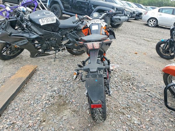 2023 KTM 200