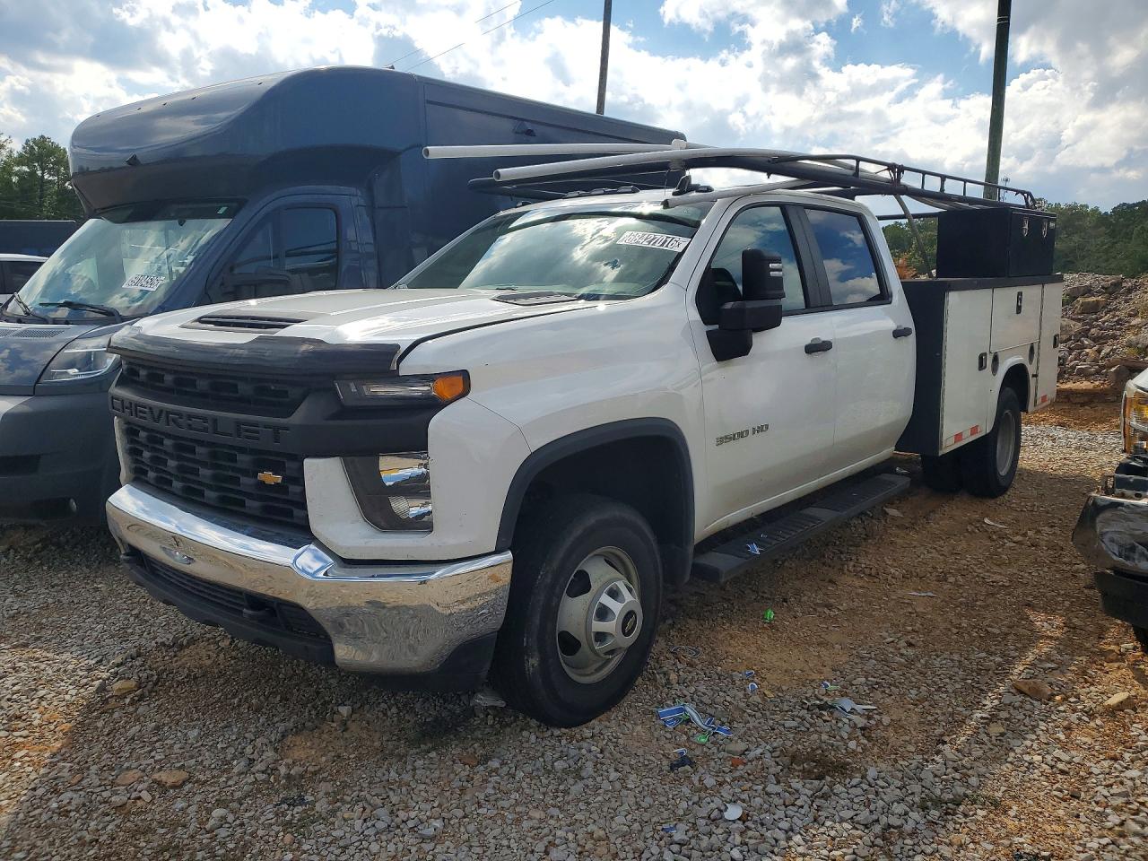 2022 CHEVROLET SILVERADO Work Truck — Front 3/4