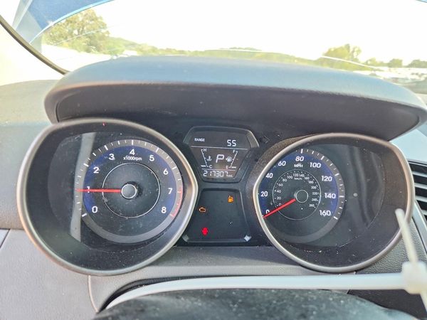 2015 HYUNDAI ELANTRA GLS(Middle)