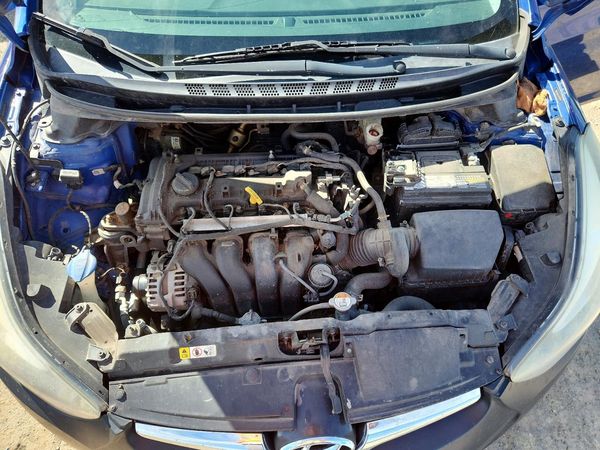 2015 HYUNDAI ELANTRA GLS(Middle)
