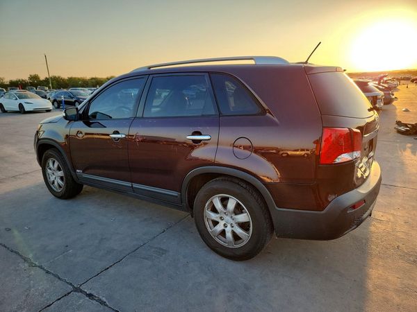 2013 KIA SORENTO Base / LX