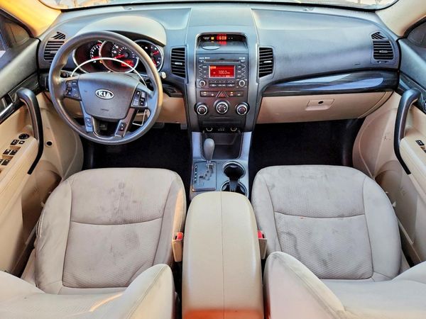 2013 KIA SORENTO Base / LX