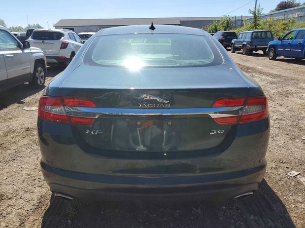 2015 JAGUAR XF Sport & Portfolio