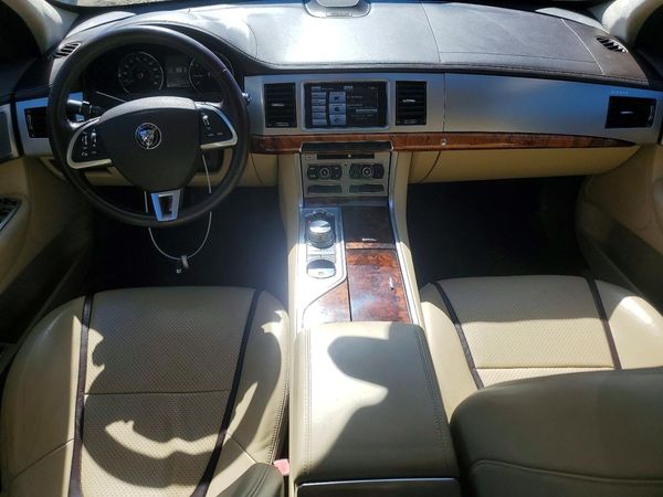 2015 JAGUAR XF Sport & Portfolio
