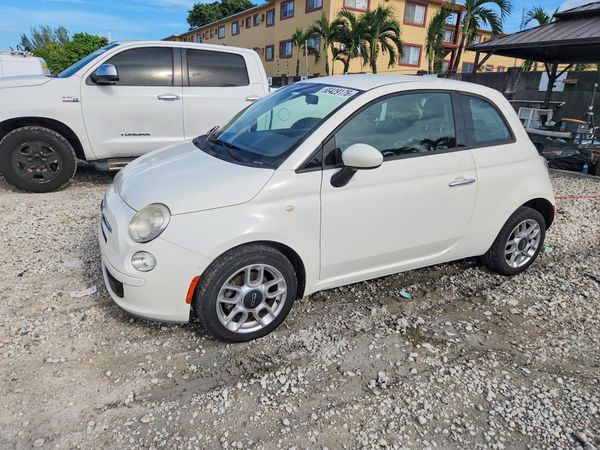 2015 FIAT 500 Pop — Front 3/4