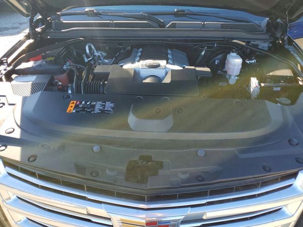 2020 CADILLAC ESCALADE — Engine bay