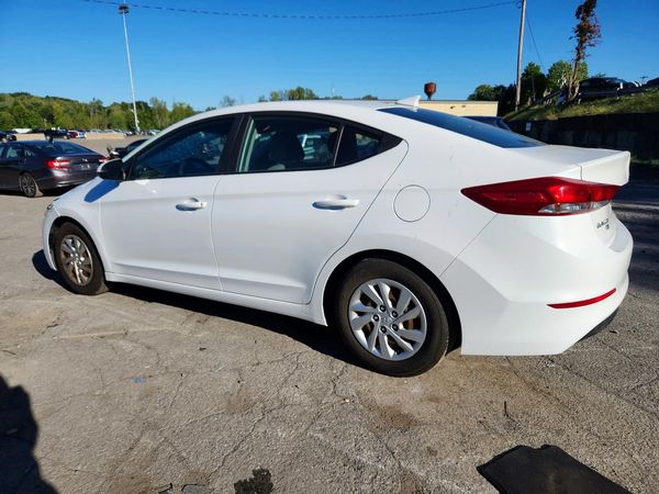 2017 HYUNDAI ELANTRA SE Base