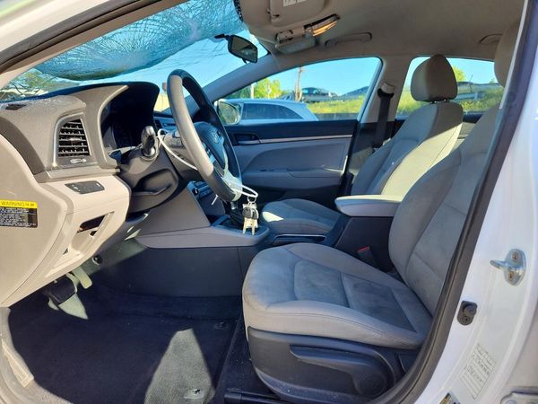 2017 HYUNDAI ELANTRA SE Base