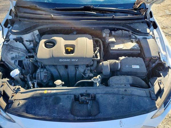 2017 HYUNDAI ELANTRA SE Base