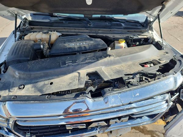 2022 RAM 1500 Longhorn — Engine bay