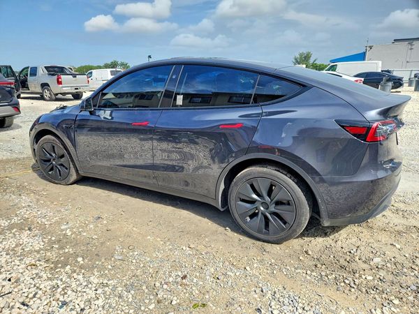 2025 TESLA MODEL Y