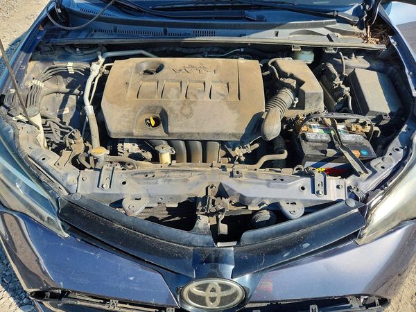 2017 TOYOTA COROLLA — Engine bay