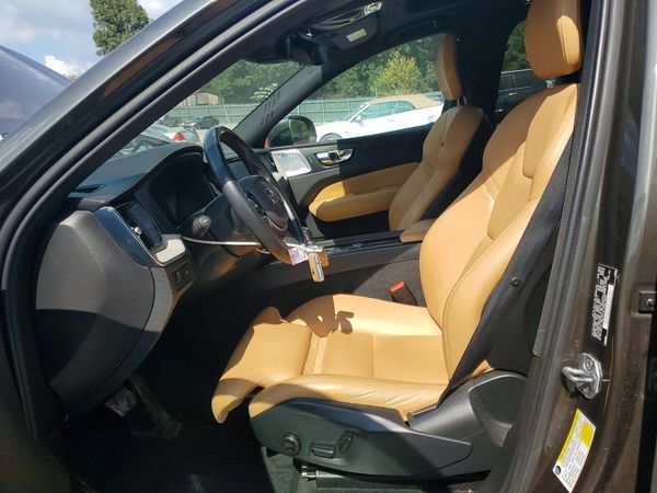 2018 VOLVO XC60 Inscription — DENT