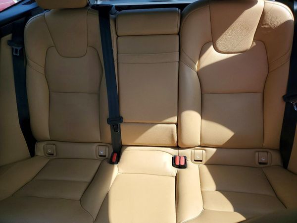 2018 VOLVO XC60 Inscription — SUVN