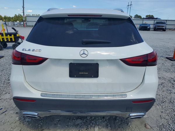 2021 MERCEDES-BENZ GLA